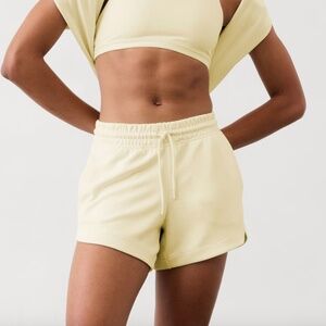Athleta Seasoft Mid Rise 4" Short Yellow/Glow Size M